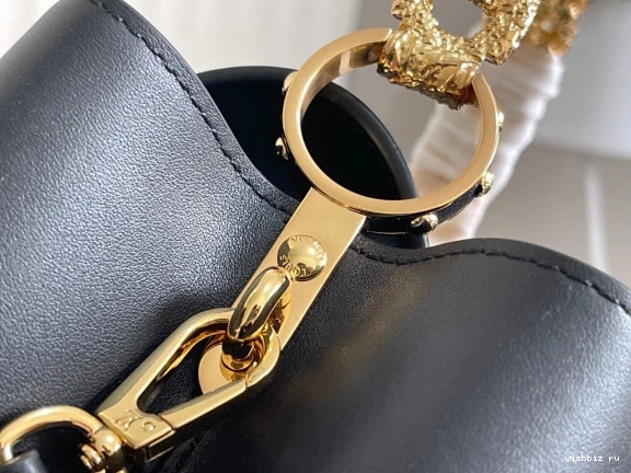 WIS BB LOUIS CAPUCINES VUITTON 0811